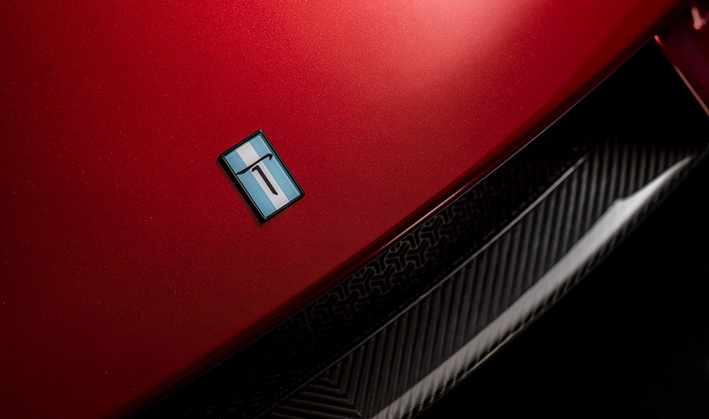 De-Tomaso-P72-Badge