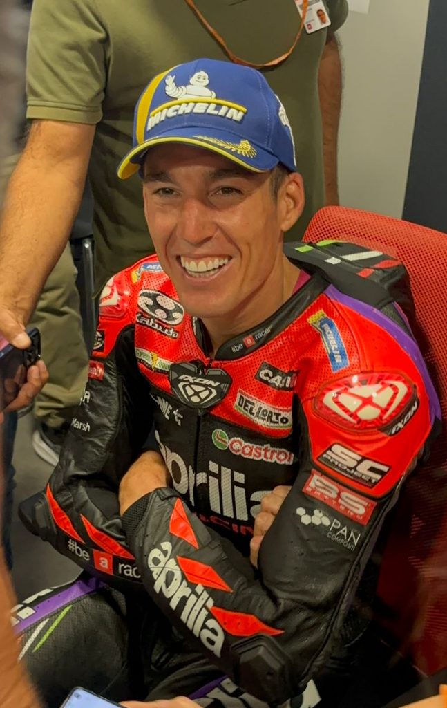 Aleix Espargaró tras ganar la carrera Sprint en Montmeló